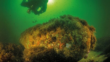 바다 밑의 시한폭탄: 제2차 세계대전 